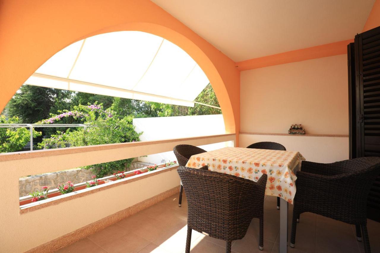 Apartmani Lovorka Punat Exterior photo