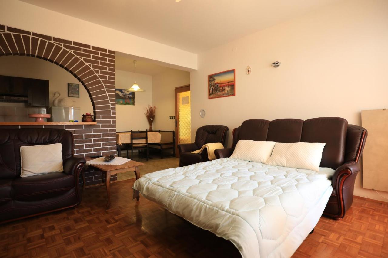 Apartmani Lovorka Punat Exterior photo